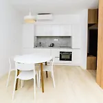 Castle Free Parking Aparthotel 4*