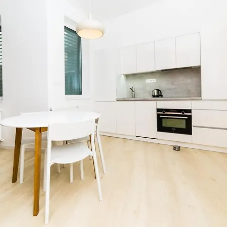 Lejlighedshotel Castle Free Parking 4*