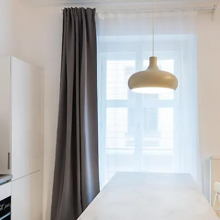 Castle Free Parking 4*