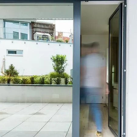 Castle Free Parking Lägenhetshotell Bratislava