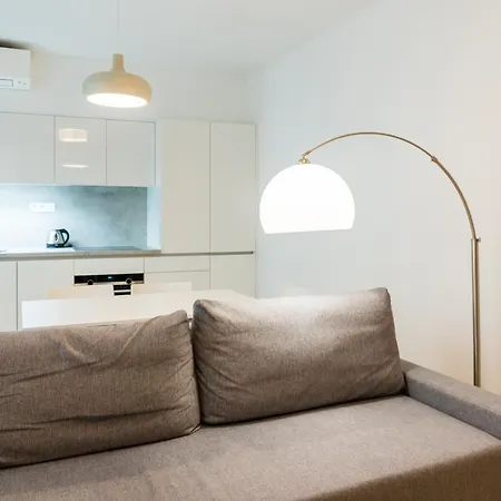 Castle Free Parking 4*