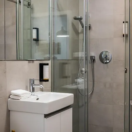 Lejlighedshotel Castle Free Parking 4*