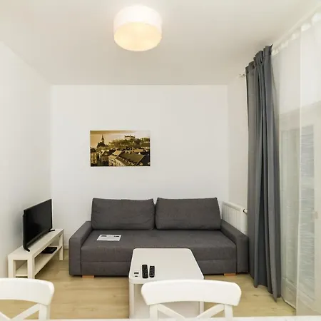 Lejlighedshotel Castle Free Parking 4*