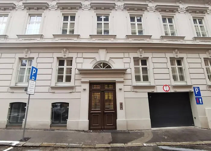 Lejlighedshotel Castle Free Parking 4*